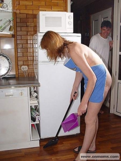 Housewife pleases her husband - N