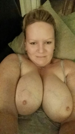 Huge titys - N