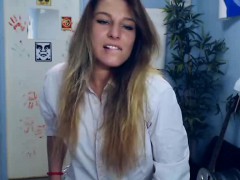 Her Vibrator Reacts To People Tipping Her