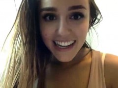 adoreable-teen-playing-on-webcam