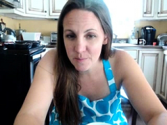 mature-bbw-solo-posing-on-webcam