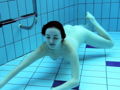 lada-poleshuk-underwater-show-big-tits-short-hair
