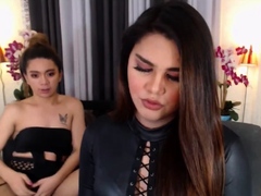 hot-shemale-lesbians-on-webcam