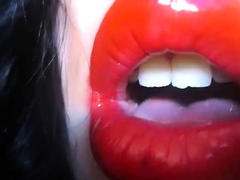 red-lipstick-weakness