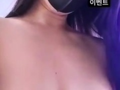 Webcam Asian camgirl testing brand new toy